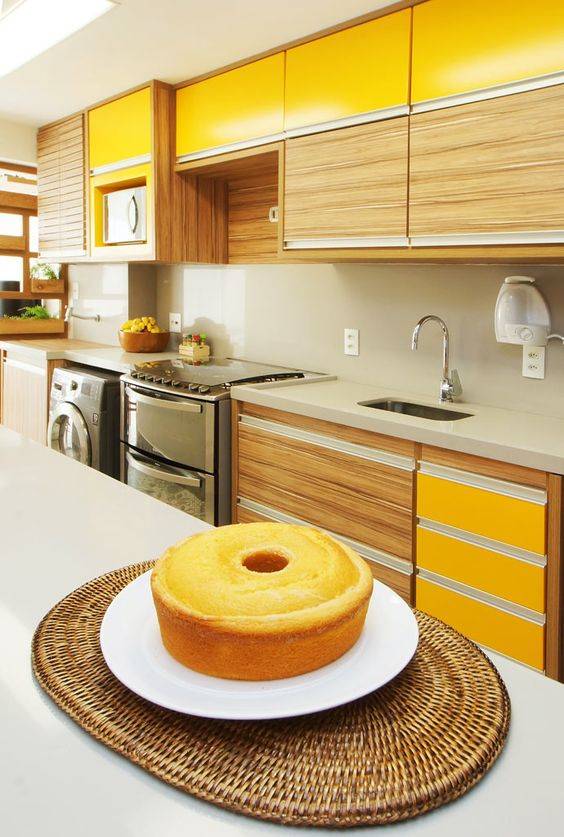 cozinha projetada amarela