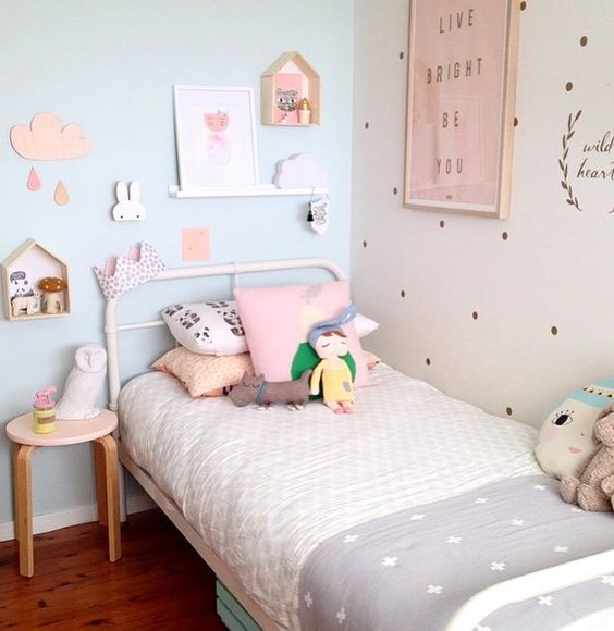 decoração de quarto de menina minimalista