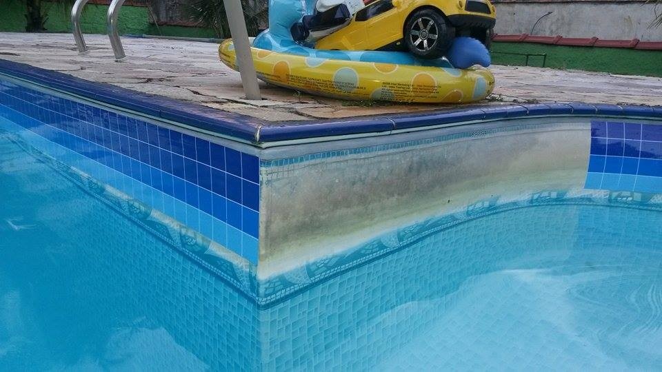Adesivo vinílico de cobertura e proteção p borda d piscina