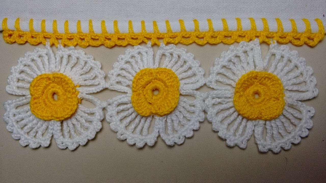 Bicos de crochê com flores