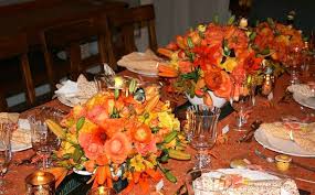 Decoração de mesa de jantar para aniversario laranja