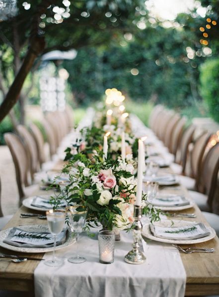 Decoração de mesa de jantar para casamento com flores