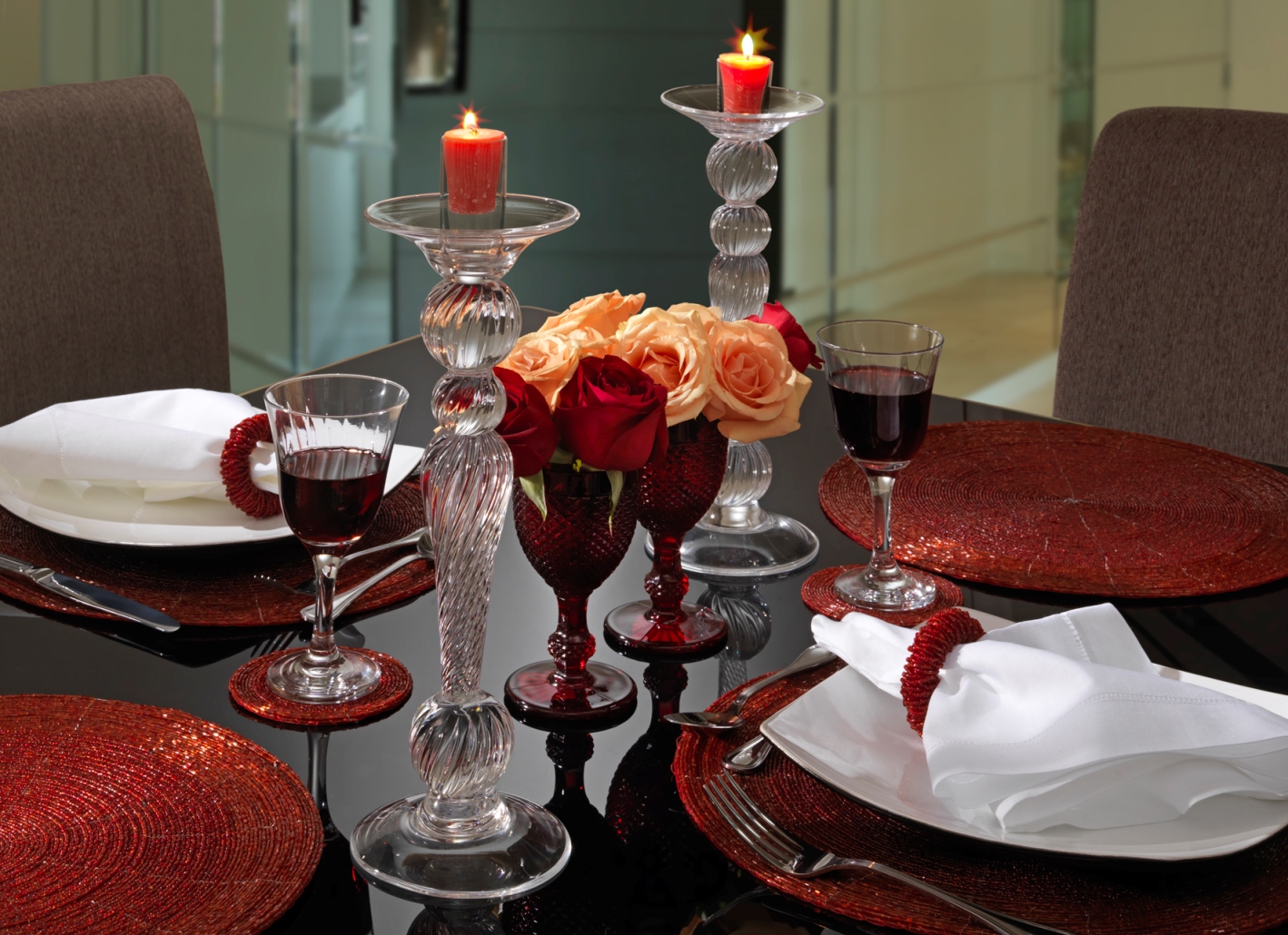 Decoração de mesa de jantar romântico com velas