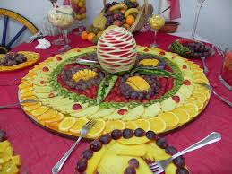 mesa de frutas simples para casamentoo