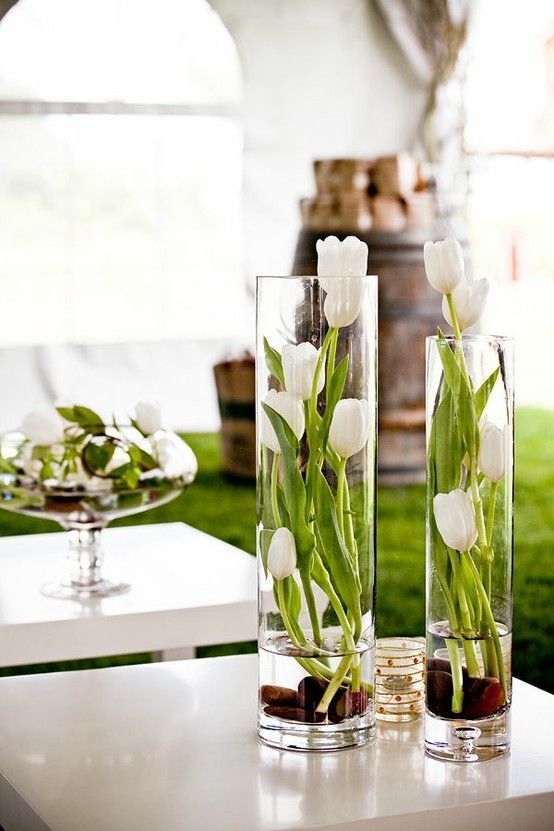 Arranjos de flores artificiais brancass para mesa de jantar