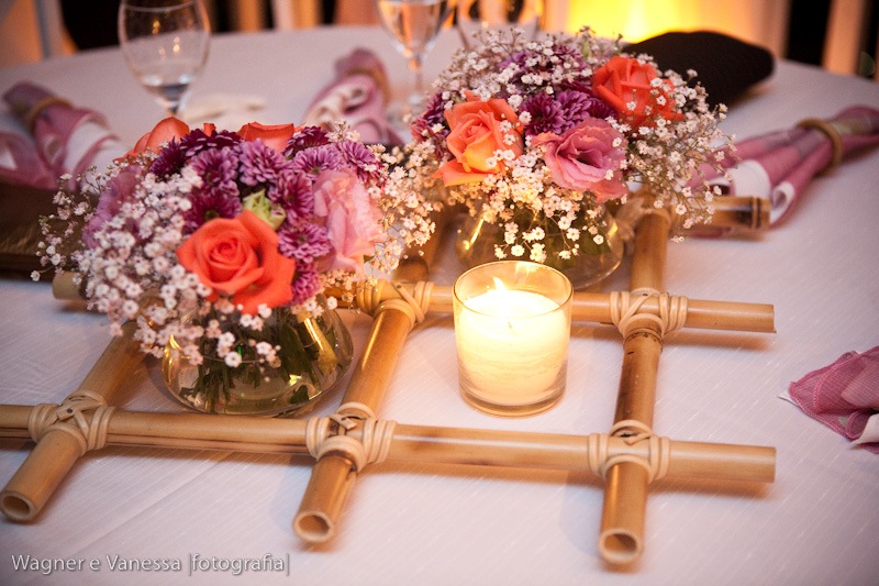 Arranjos de mesa para festa com bambus