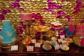 decoração de festa indiana muitas cores