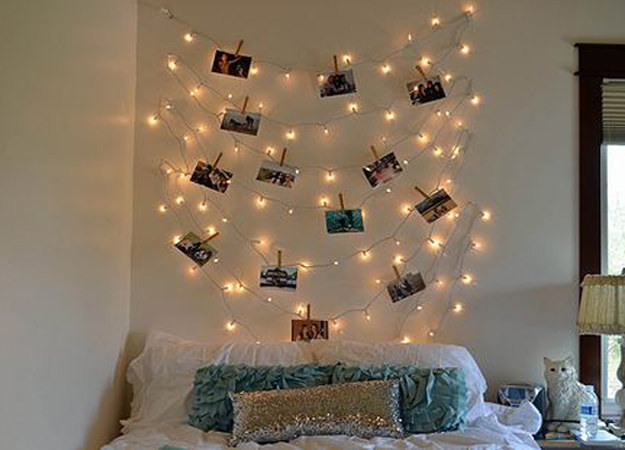luzes com fotos na parede