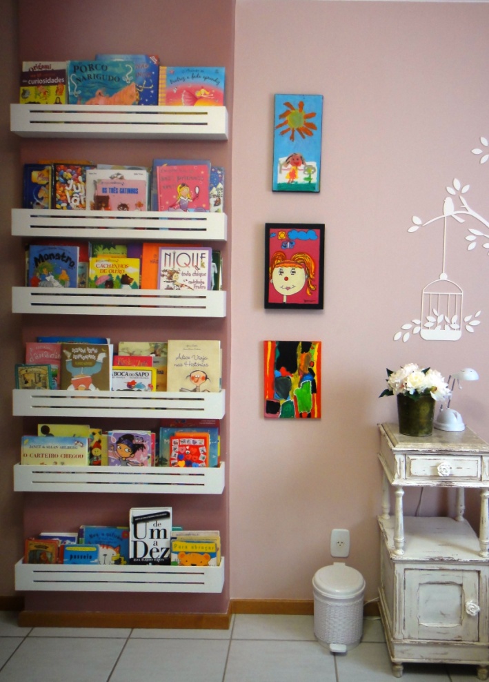 prateleira para livros quarto infantil com caixas