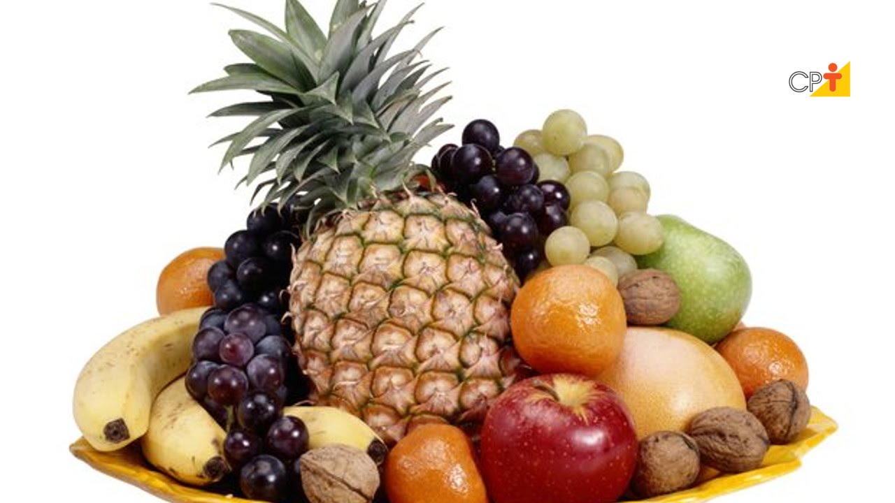 Arranjos de mesa com frutas tropicais