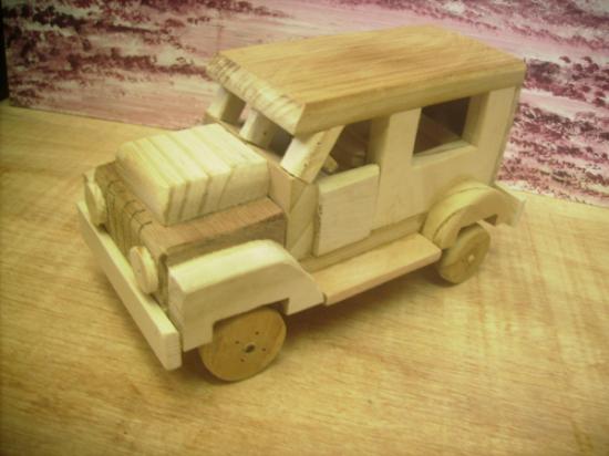 artesanato em madeira de pinho carrinho