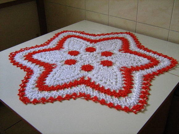 toalha de crochê estrela vermelha