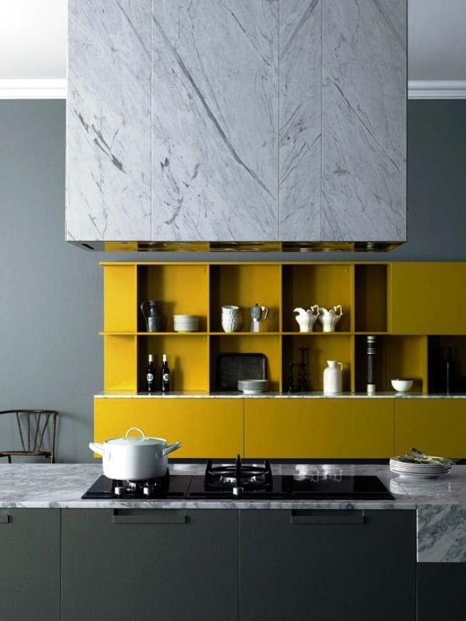 Compartimentos amarelos na cozinha da sua casa