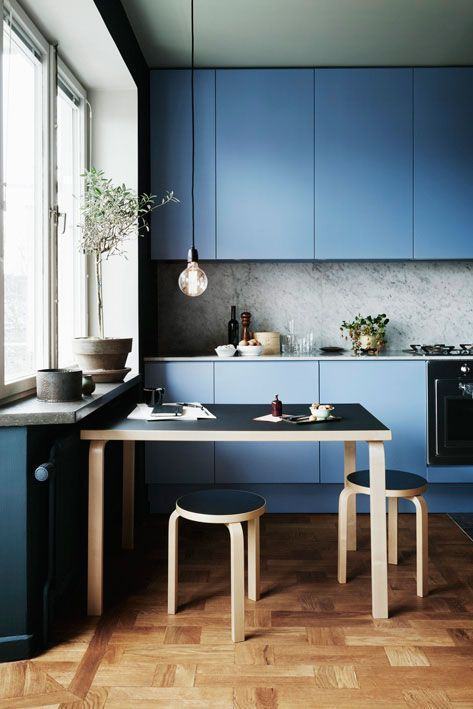 Azul como cor neutra na cozinha