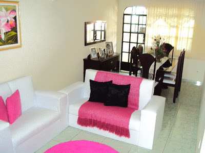 Decoração rosa e branco na sala