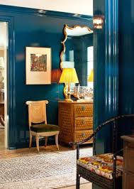 Azul petroleo perolizado nas paredes das sala de estar