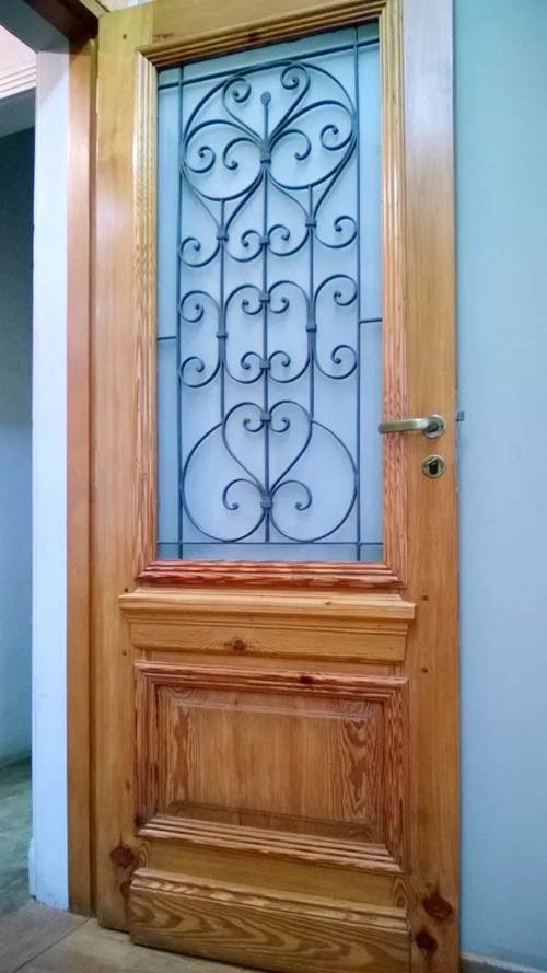 porta classica em madeira macica com vidro