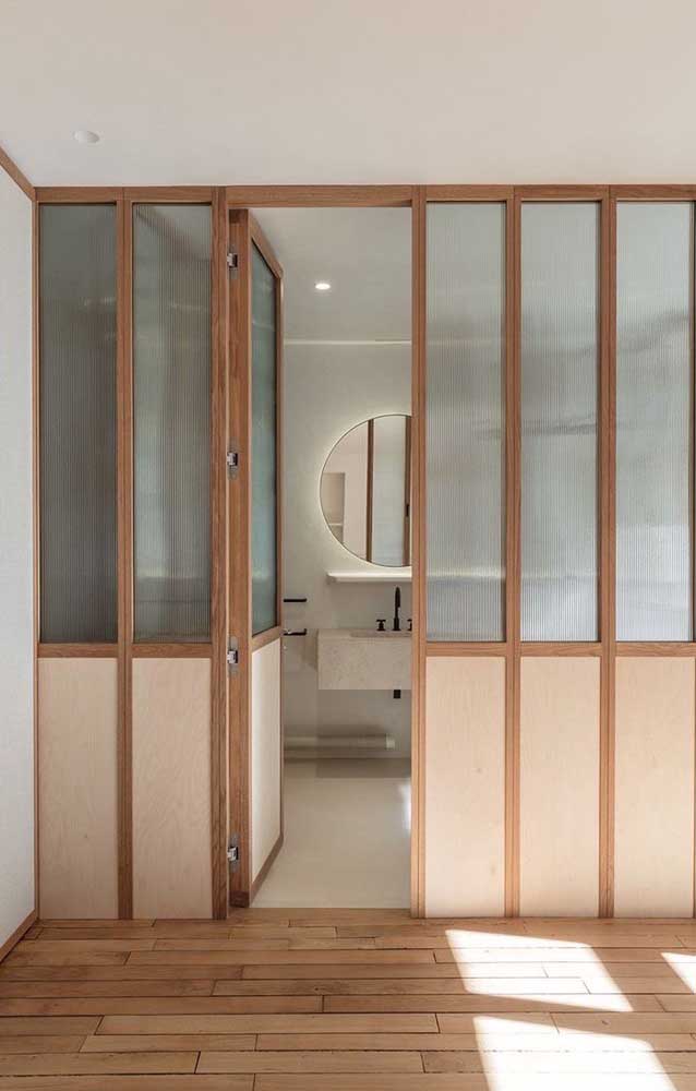 porta de madeira com vidro para a sala