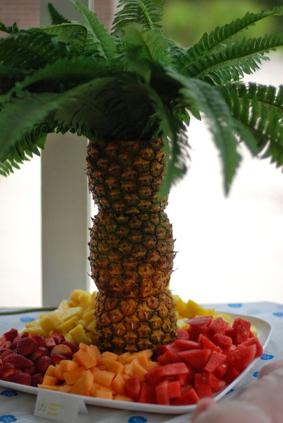 centro-de-mesa-com-palmeira-de-abacaxi