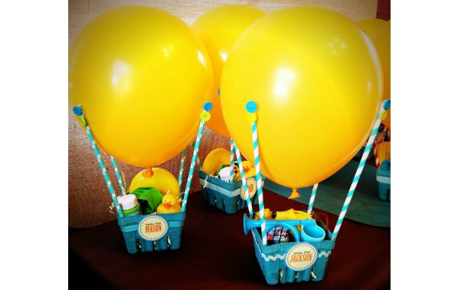 Arranjos de mesa de aniversário com balões