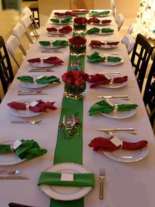mesa de natal com centro em tnt verde