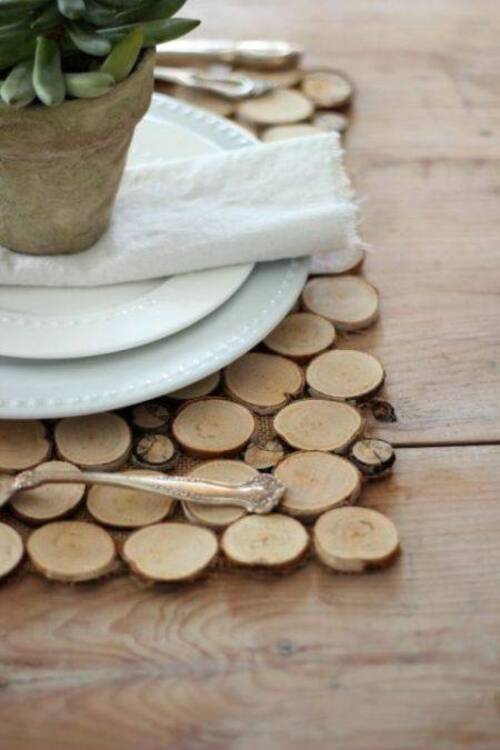Porta pratos artesanal feito em madeira reciclada